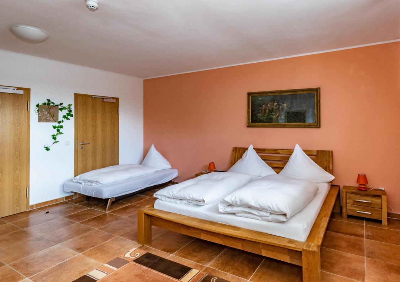 Pension Zum Reiterhof Schmogrow Экстерьер фото