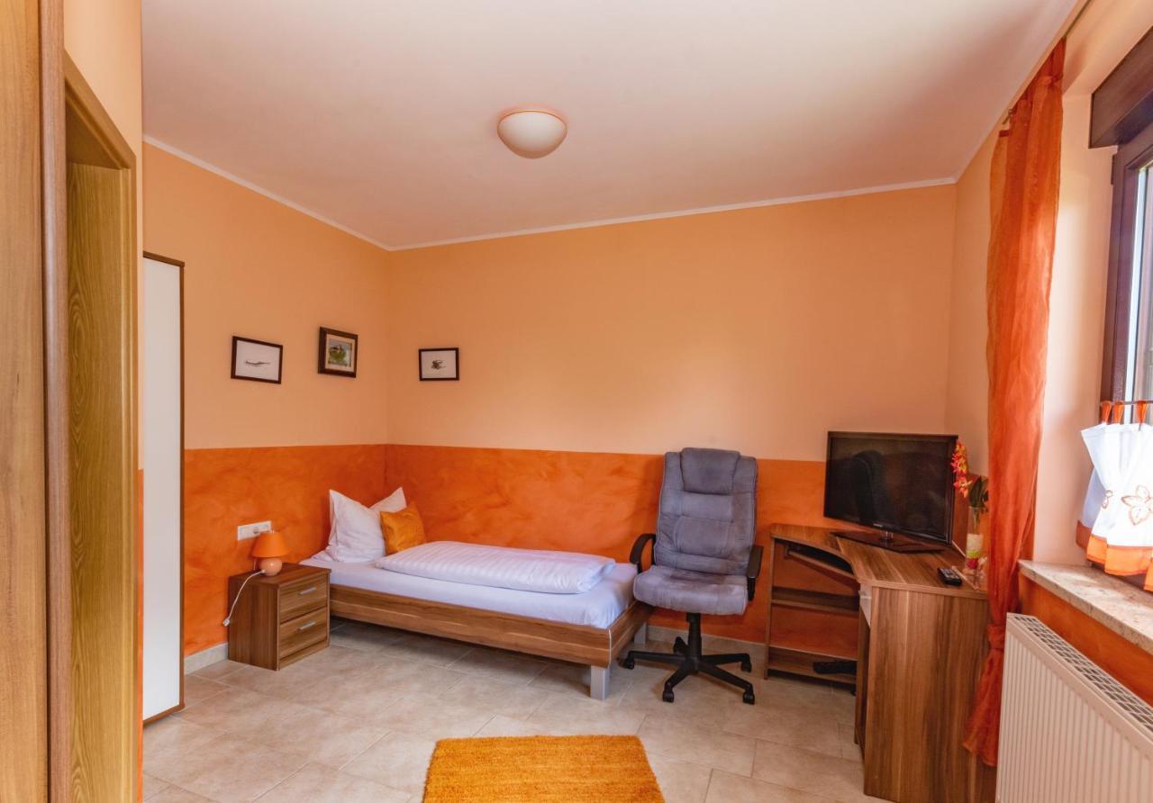 Pension Zum Reiterhof Schmogrow Экстерьер фото